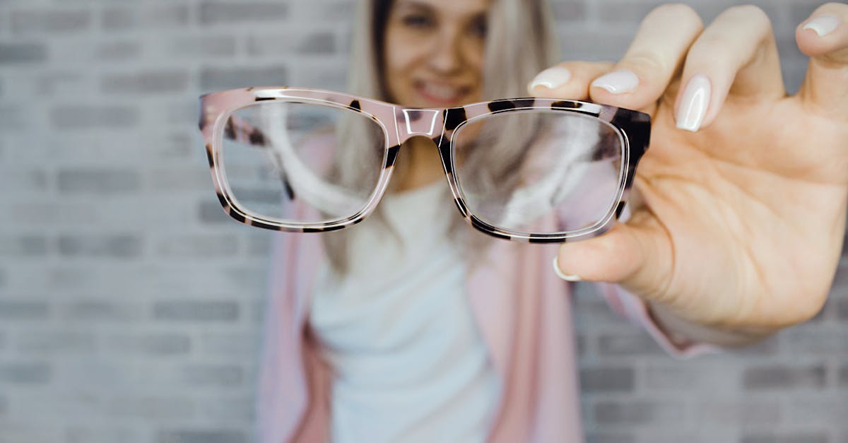 découvrez notre collection de lunettes pour tous les styles et toutes les occasions. des montures tendance et des verres de qualité pour une vision claire et élégante.