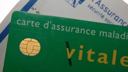 découvrez la couverture maladie universelle (cmu), un dispositif essentiel en france qui garantit l'accès aux soins pour tous. informez-vous sur les conditions d'éligibilité, les démarches à suivre et les avantages offerts par la cmu pour bénéficier d'une protection santé adaptée.