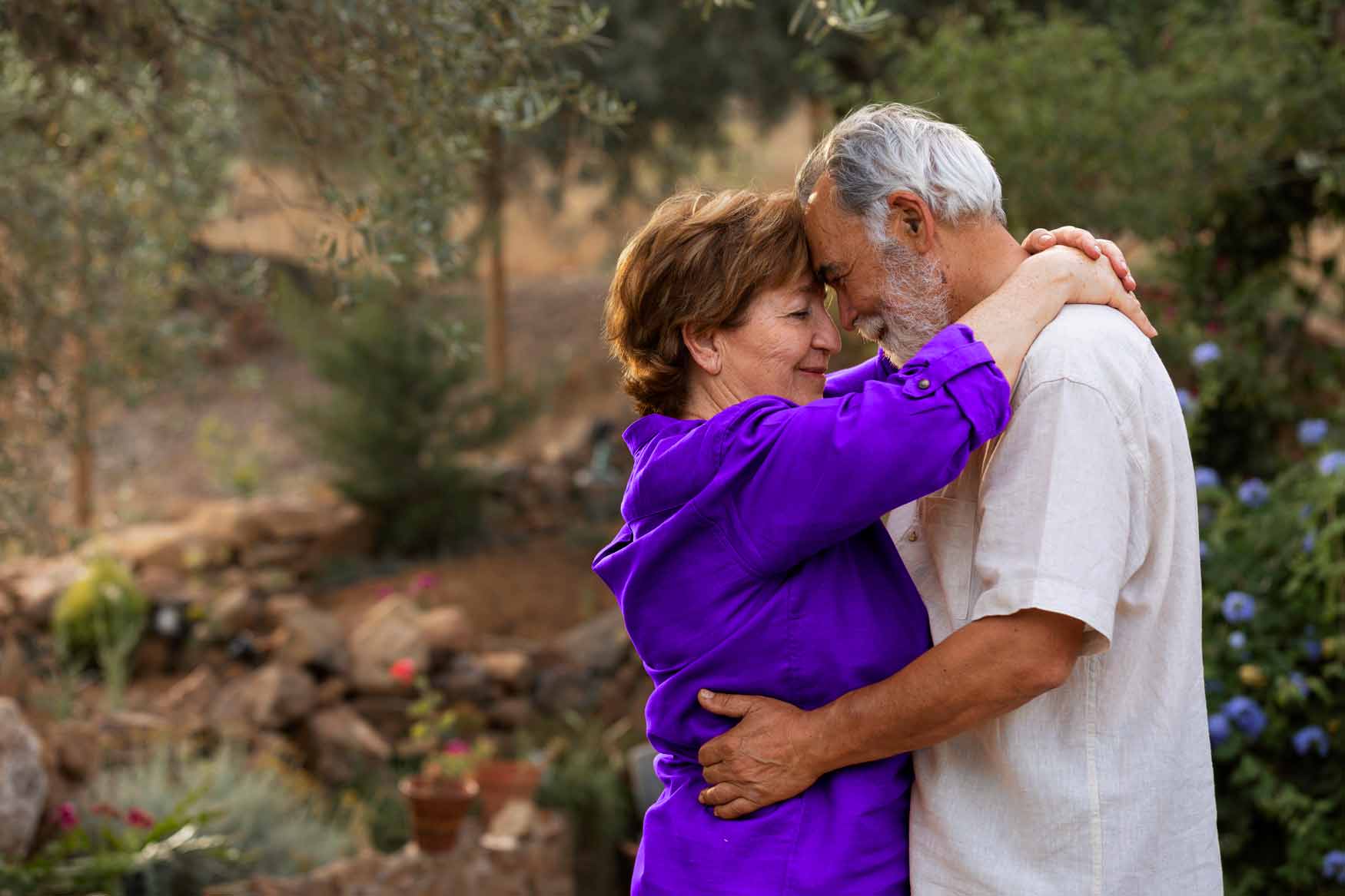 découvrez notre guide sur les meilleures mutuelles seniors de 2021. comparez les offres, les garanties et les tarifs pour choisir la couverture santé idéale qui répond à vos besoins en tant que senior.