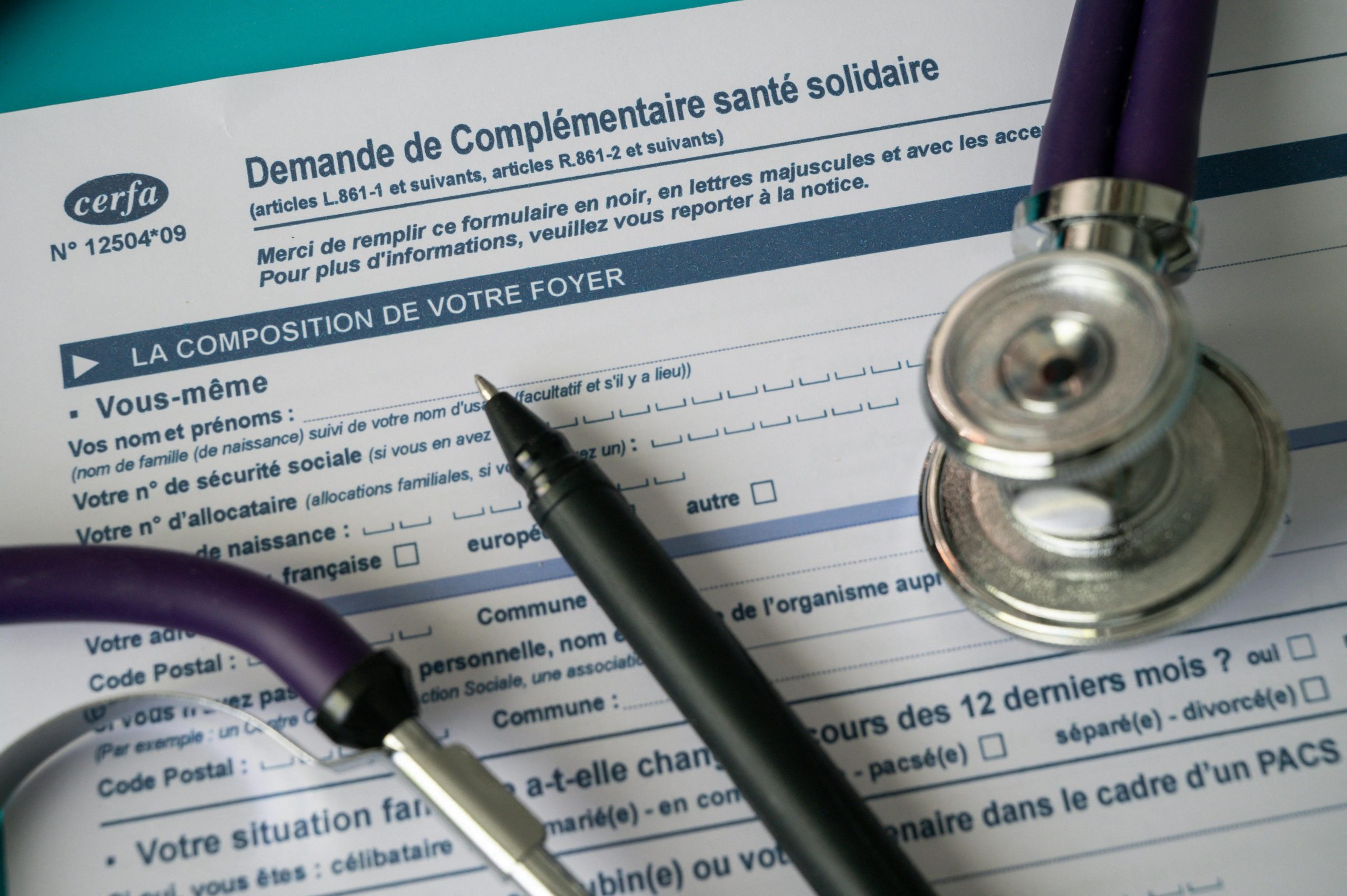découvrez comment faire une demande de complémentaire santé solidaire pour bénéficier d'une couverture médicale adaptée à vos besoins. obtenez des informations sur les conditions d'éligibilité, les démarches à suivre et les avantages offerts par cette aide financière. assurez votre santé sans craindre les frais médicaux!