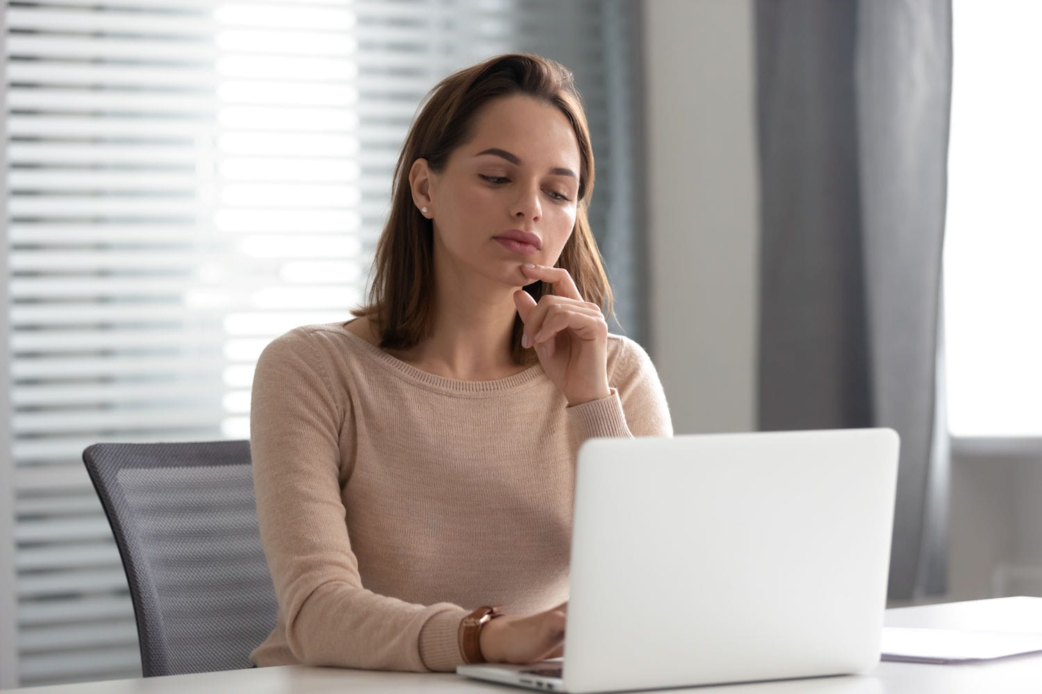 découvrez la définition de la mutuelle, un système de solidarité permettant de couvrir les frais de santé et d'assistance. apprenez-en davantage sur son fonctionnement, ses avantages et son importance dans le domaine de la protection sociale.